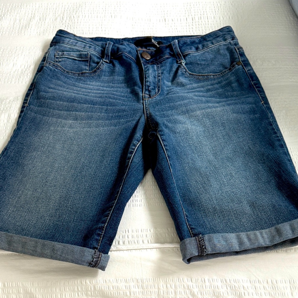 1822 Denim Classic Blue Jeans